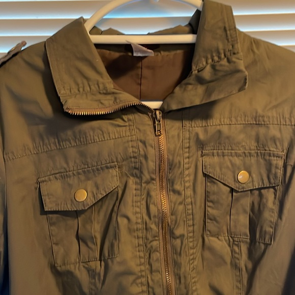 Zip up jacket - Picture 2 of 4